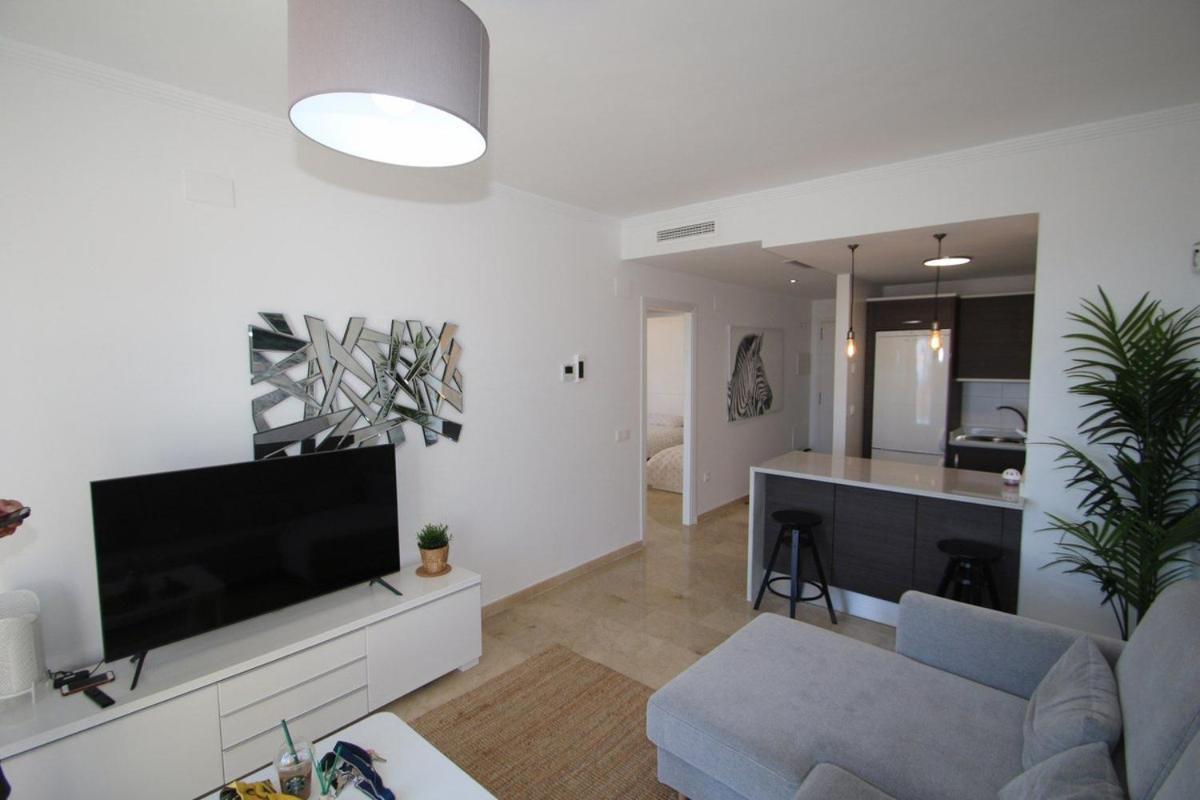 Small Oasis Nelson Mandela Apartment With Sea View, Two Bedrooms, Parking, Terrace And Pool Manilva Bagian luar foto