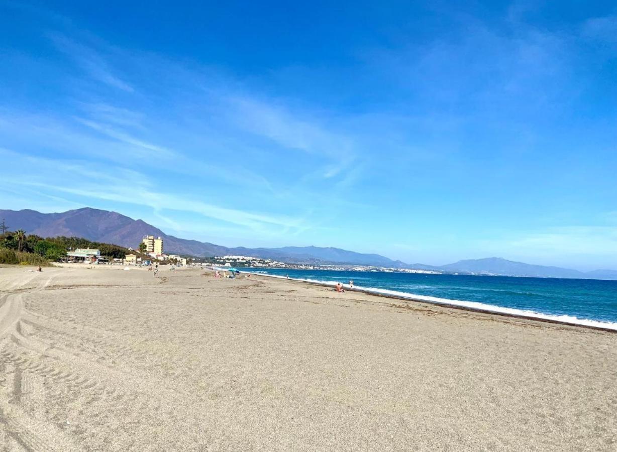 Small Oasis Nelson Mandela Apartment With Sea View, Two Bedrooms, Parking, Terrace And Pool Manilva Bagian luar foto