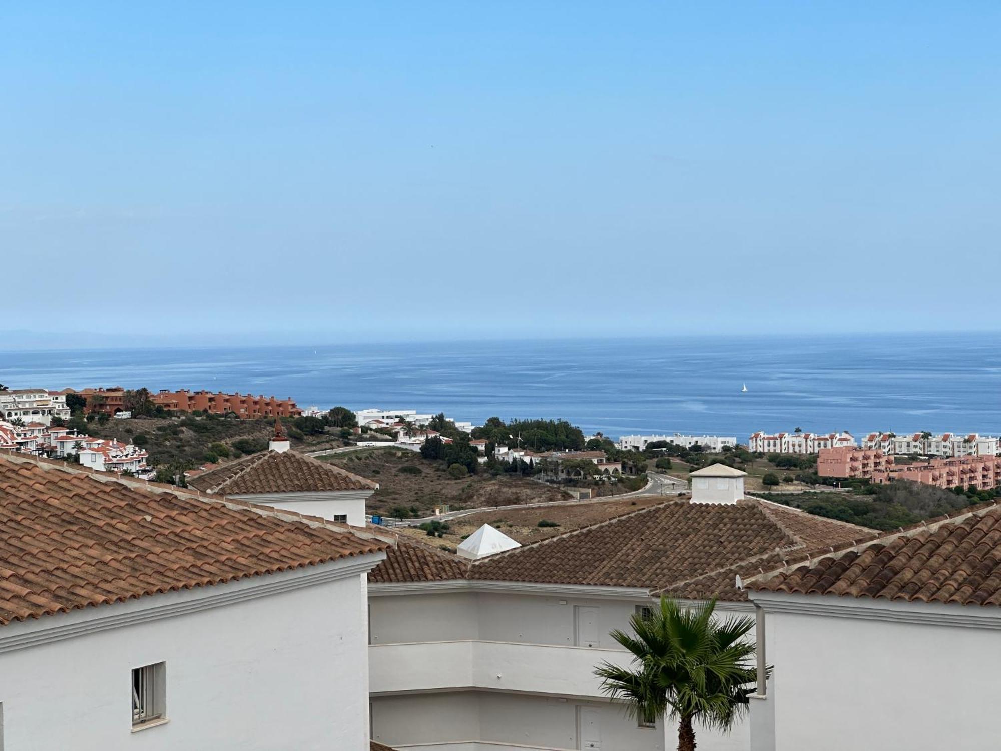 Small Oasis Nelson Mandela Apartment With Sea View, Two Bedrooms, Parking, Terrace And Pool Manilva Bagian luar foto